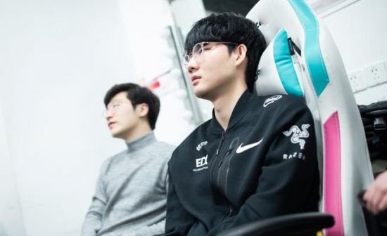 绝地潜兵2和地平线西之绝境在英国Steam下架 索尼正与Valve协商解决